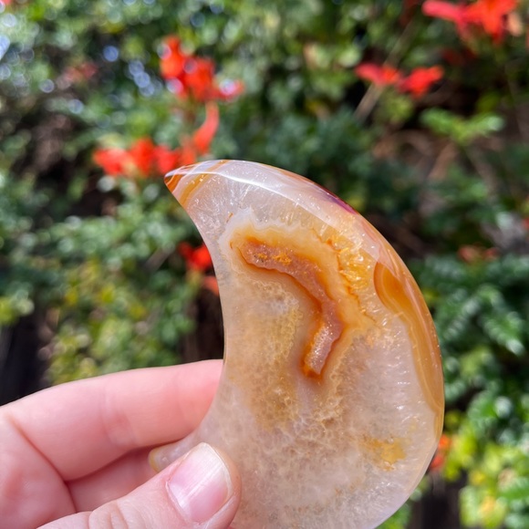 Carnelian Moon Art Home Decoration Quartz Crystal Natural Stone Rock - Picture 8 of 13